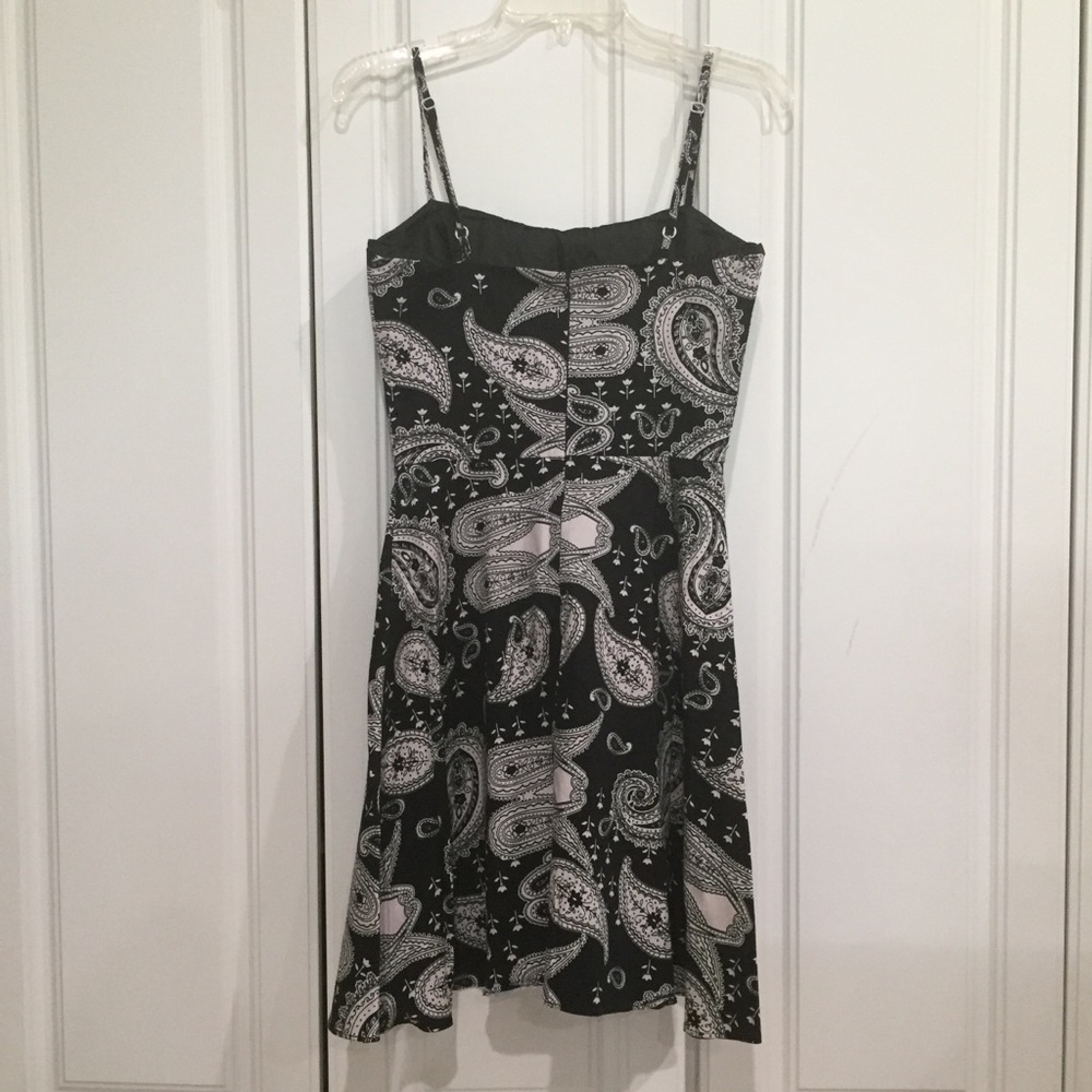 Alyn Paige paisley dress - Picture 3 of 10